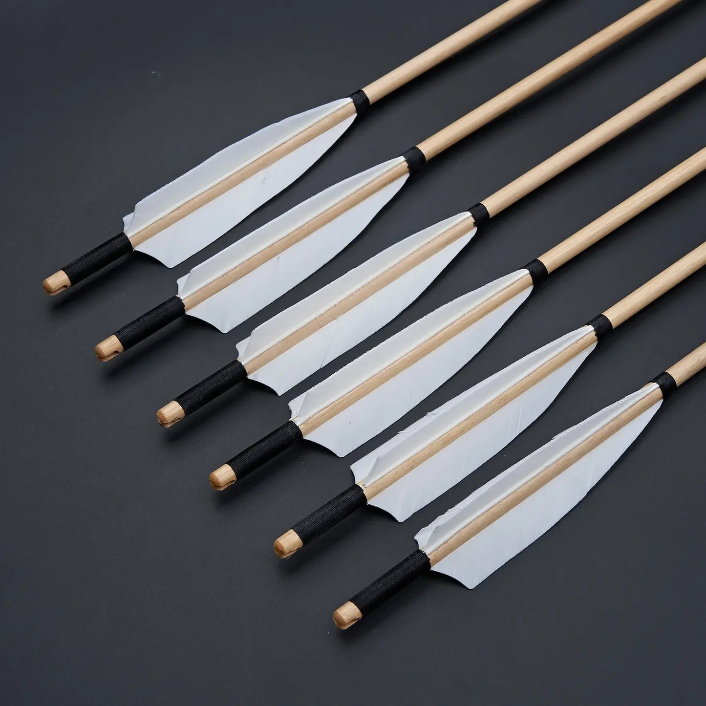 12x 31.5" Fletched Trad Archery Wooden Practice Arrows White Turkey Feather Target Shooting